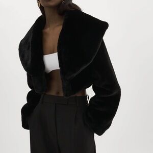 NWT- LAMARQUE Danika Faux Fur Crop Top Black Small